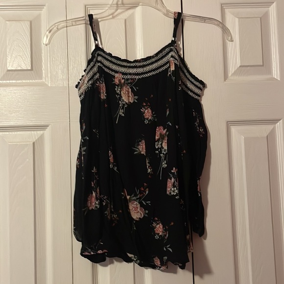 Black floral open shouldered top - Picture 5 of 5